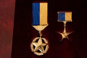 Солдати та сержанти дуже рідко отримують нагороди за життя, частіше – посмертно