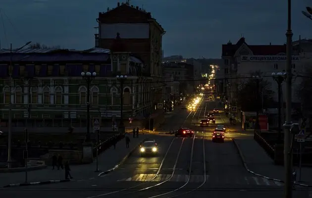 Енергетики дали світло на Полтавщині, проте ще 1,6 тисячі споживачів чекають своєї черги на підключення
