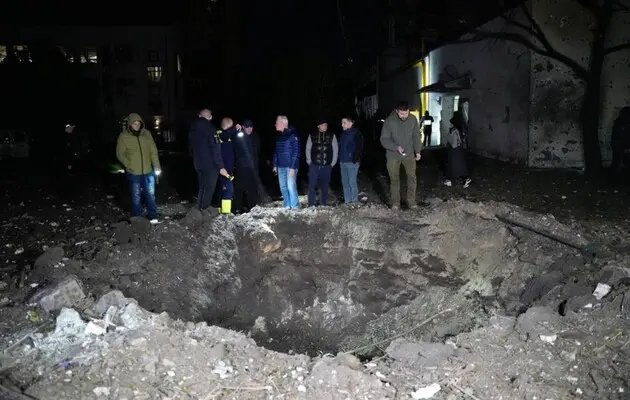 Появились фото последствий удара С-300 по центру Харькова