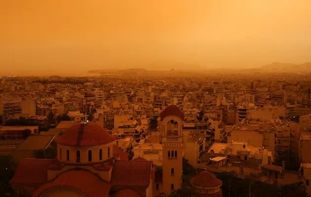 Пылевая буря в Афинах 23 апреля 2024 года