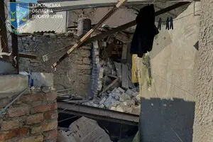 Російські війська масовано обстріляли Станіслав: пошкоджено 40 будинків, поранено людину