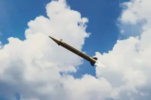 Росія атакувала ракетою передмістя Сум