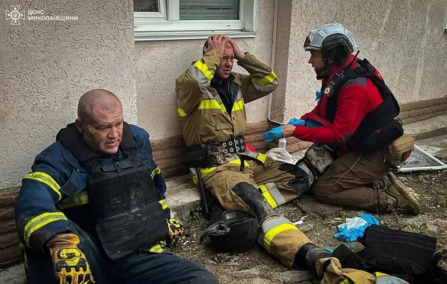 Від невідомої вибухівки у Миколаєві постраждали п’ятеро рятувальників