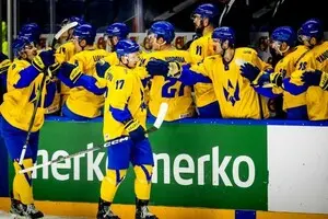 Сборная Украины добыла четвертую разгромную победу на чемпионате мира по хоккею