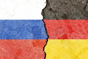 Германия осудила Россию за кибератаку на партию Олафа Шольца  — FT