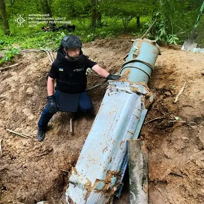 У Києві піротехніки ДСНС знешкодили бойову частину російської ракети Х-69