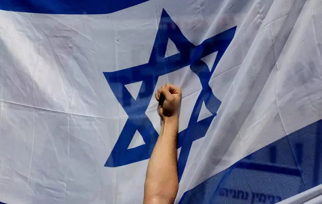 Байден должен прекратить отправлять американские бомбы в Израиль — Bloomberg