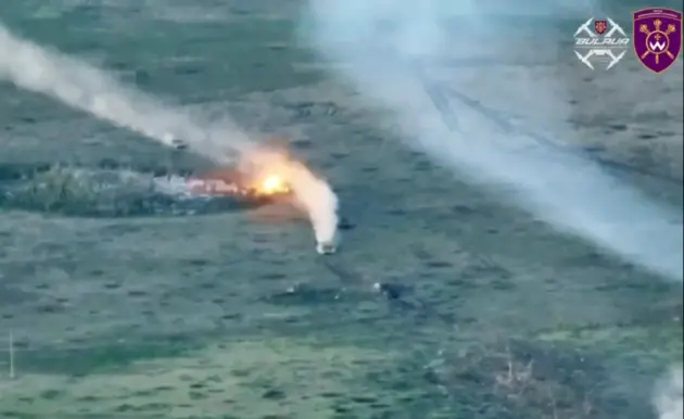 Сили оборони вдарили по колоні російської бронетехніки: опубліковано відео знищення танків