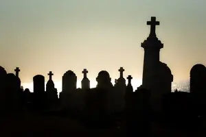Поминальные дни: можно ли посещать кладбища