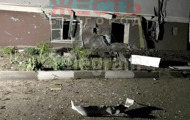 Больше 40-ка поврежденных домов и восемь раненых - власти Белгорода рассказали о последствиях воздушного удара