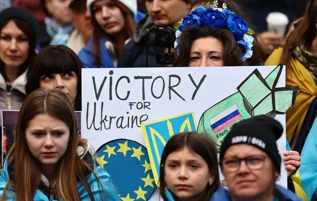 Переважна більшість українських біженців вірить в перемогу України – опитування