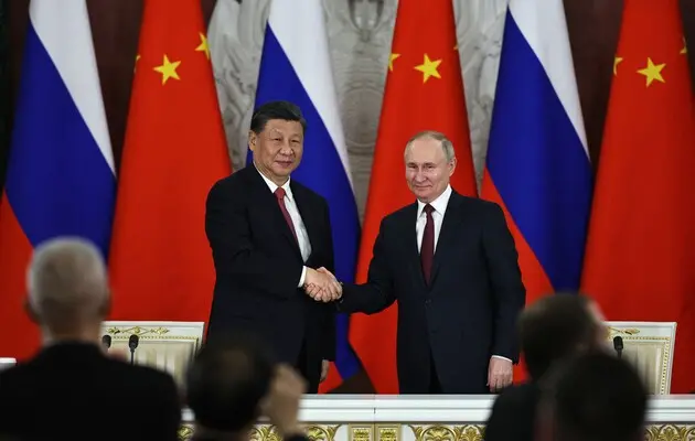 Путін під час поїздки до Китаю обговорить з китайським лідером шляхи подолання санкцій США — FT