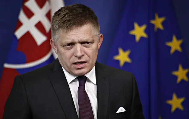 Роберт Фицо: кто такой словацкий премьер-министр на которого покушались и как он относится к Украине