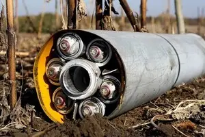 Россияне ударили кассетными боеприпасами по селу под Волчанском