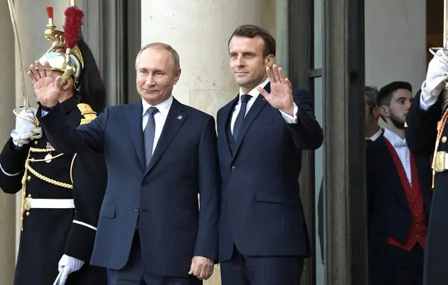 Владимир Путин и Эммануэль Макрон, 2019 год