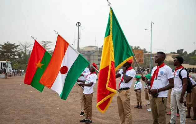 Возглавляемые хунтой Буркина-Фасо, Мали и Нигер согласовали план создания конфедерации