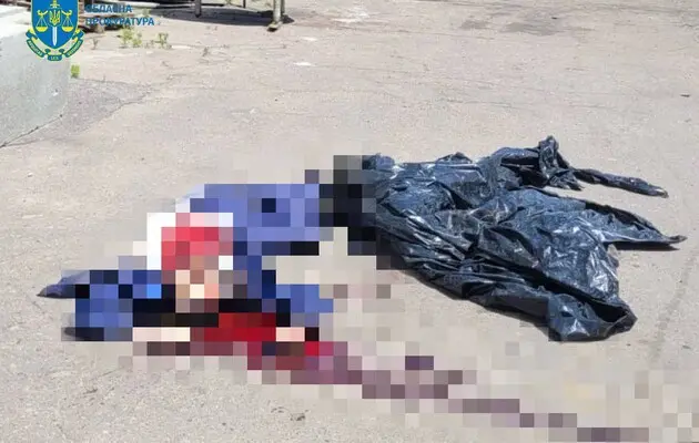 Российские войска обстреляли Херсон: в результате удара погиб мужчина, еще один травмирован