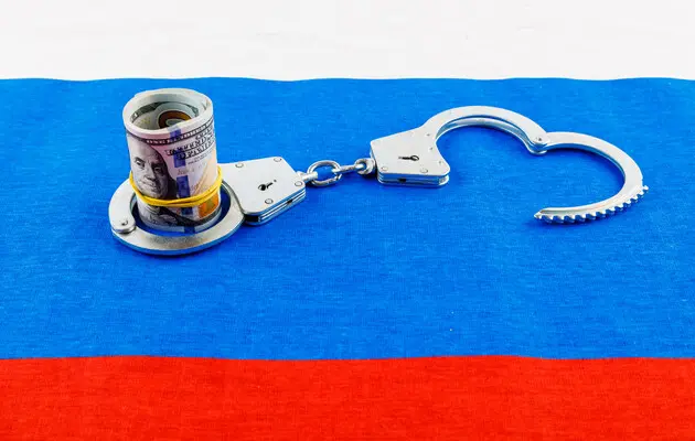 Россия должна заплатить Украине, но использовать ее замороженные активы будет нелегко — Politico