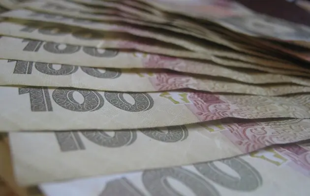 Середня зарплата в Україні зросла більш ніж на 2 тисячі гривень – дані ПФУ