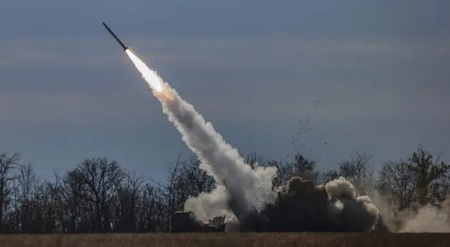 Ракети для HIMARS та снаряди: США оголосили новий пакет допомоги для України