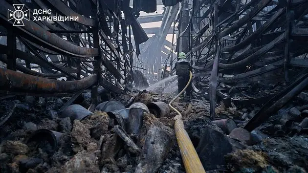 Тривала 16 годин: в Харкові нарешті ліквідували пожежу в «Епіцентрі»