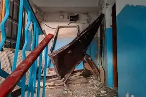 Пошкоджені школа, будинки та лікарня: росіяни вночі вдарили по Нікополю
