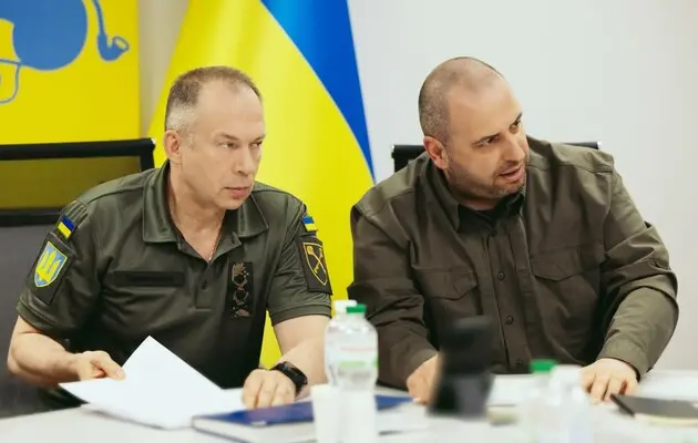 Французькі інструктори приїдуть в Україну: Сирський підписав документи