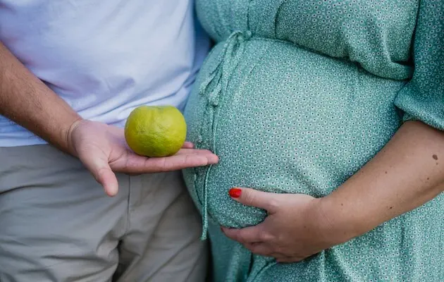 Ученые посчитали, сколько беременной женщине необходимо есть дополнительно