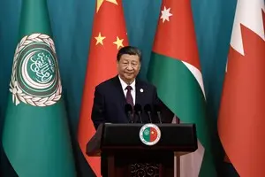 Сі Цзіньпін заявив про готовність працювати з арабськими країнами над вирішенням проблем у “гарячих точках” 