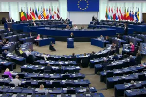 Вибори до Європарламенту: ультраправі можуть отримати більше місць, ніж партія фон дер Ляєн — Politico