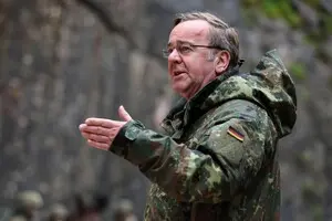Міністр оборони Німеччини анонсував новий пакет допомоги Україні: що до нього увійде