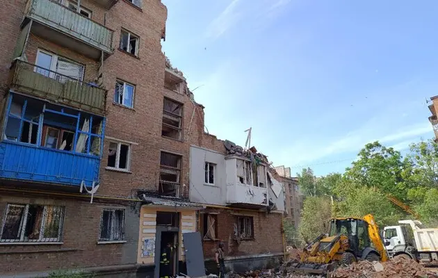 В Харьковской области за сутки по меньшей мере шесть погибших и 30 раненых. Среди пострадавших дети и иностранный волонтер