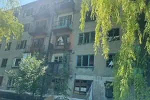 Росіяни завдали авіаудару по місту в Донецькій області: є руйнування та поранена