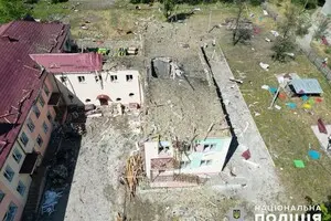 Росіяни вдарили бомбами по дитсадку в Мирнограді на Донеччині. Є постраждалі