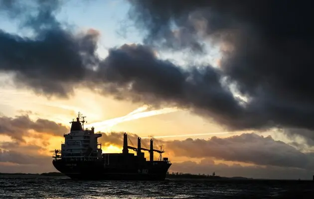 Резкое сокращение выбросов от судоходства неожиданно усилило климатический кризис – исследование