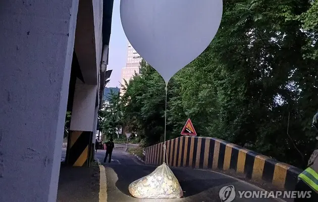 КНДР снова запустила воздушные шары с мусором в Южную Корею
