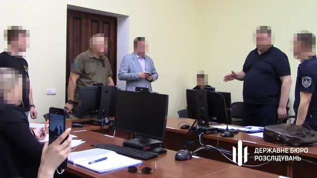 В Одесской области ГБР разоблачило командира, заставлявшего бойцов строить ему особняк