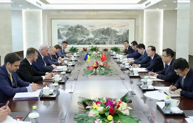 Представители Украины и Китая провели политические консультации
