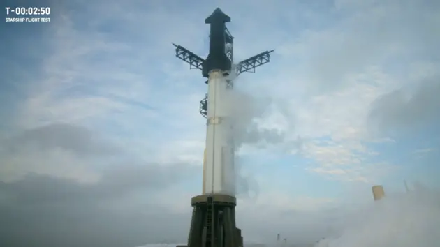 SpaceX вчетверте запустила Starship, він успішно приводнився в океані