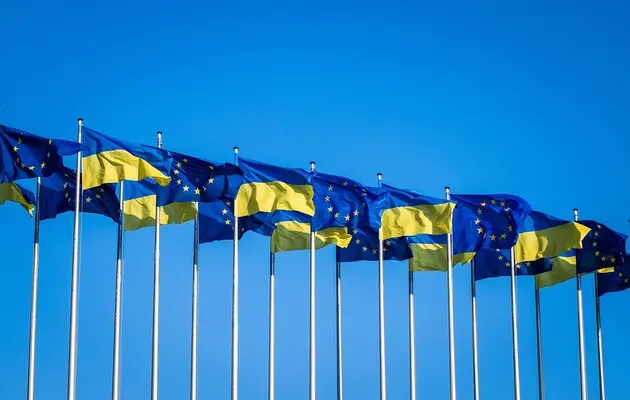 Єврокомісія рекомендувала розпочати переговори про членство України та Молдови в ЄС