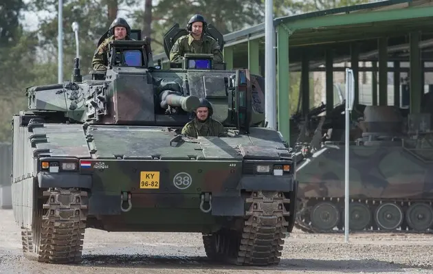 Две страны ЕС выделили деньги на БМП CV-90 для Украины: чем они особенные
