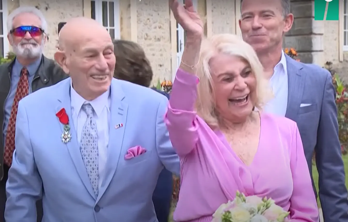 200 лет на двоих: ветеран Второй мировой войны женился через несколько дней после празднования Дня D