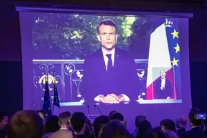 Макрон заявил, что не хочет «отдавать ключи от власти» ультраправым силам во Франции