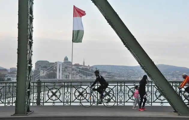 Суд ЄС оштрафував Угорщину на 200 млн євро за порушення правил про надання притулку: Орбан відреагував