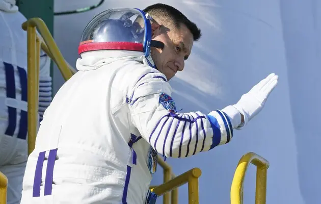 Астронавт NASA Фрэнк Рубио перед отправлением на МКС в 2022 году