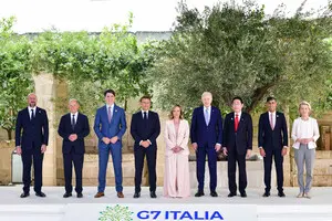 G7 пообіцяє посилити заходи проти нафтового флоту, енергетики й металів РФ — Bloomberg