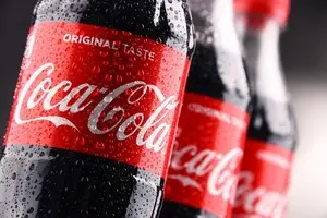 Coca-Cola возвращается на рынок России: компания снова зарегистрировала свои товарные знаки в РФ