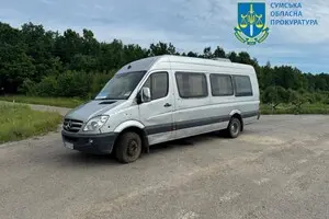 Россияне в Сумской области ударили по социальному автобусу с 20 людьми внутри. Есть пострадавшие