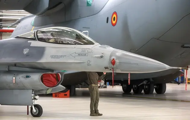 Незабаром в Україну надійдуть данські F-16 — Зеленський 