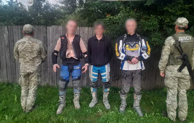 Троє іноземців на мотоциклах незаконно заїхали в Україну